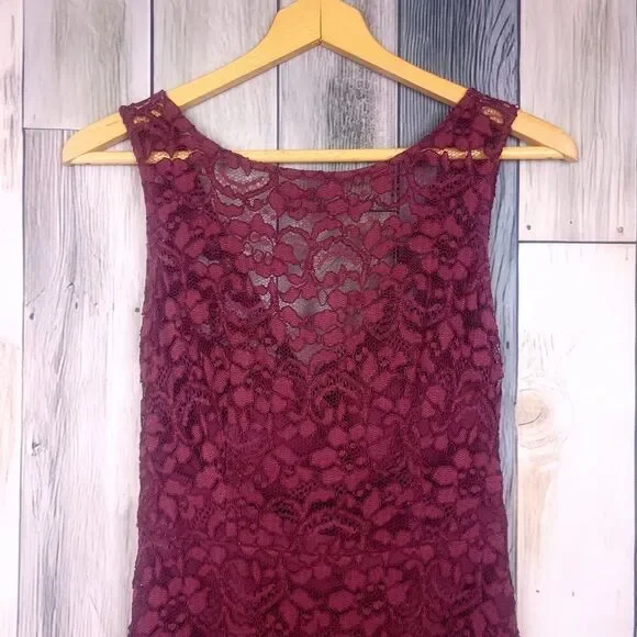 David's Bridal Burgundy Sleeveless Lace A-line Dress Bridesmaids Prom size 2 - Picture 4 of 10